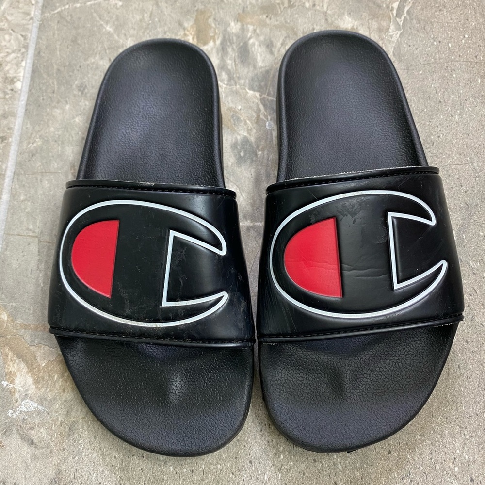 Champion Slip On Slippers Women’s Size 6